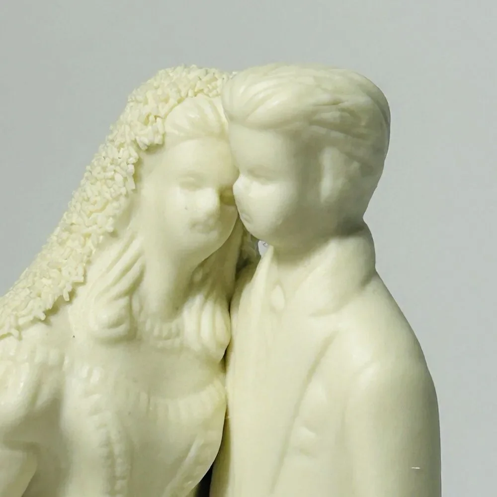 Vintage Bride and Groom Figurine Wedding Cake Topper Cream 4.25” C